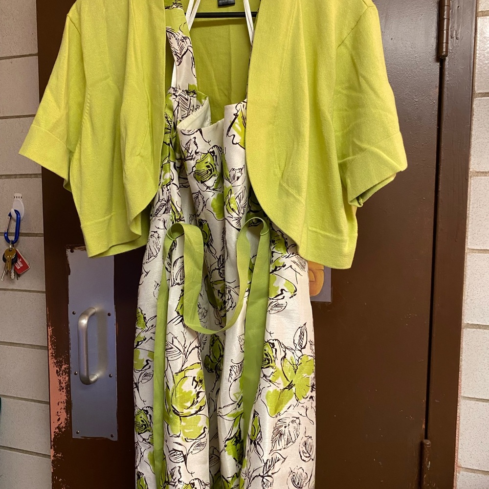 2pc Green and White/ Sweater and Belt